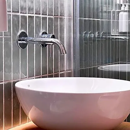 Bed and Breakfast Nodo - Modern By Host Hero 3*